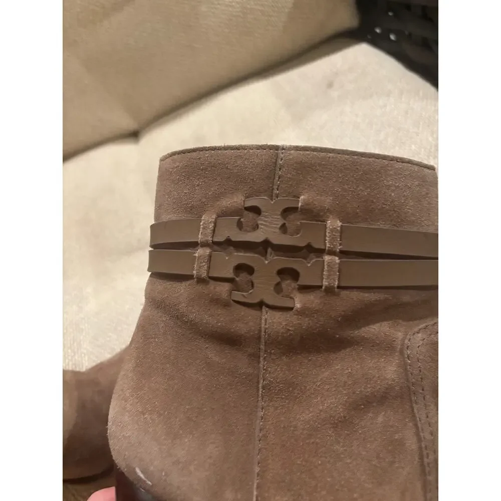 Tory Burch Suede Turnlock Ankle Boots Booties Tan Camel Double T Logo Sz 8.5